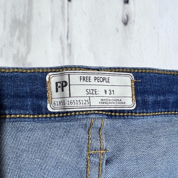 ❤️Host Pick❤️ Free People Great Heights Frayed Jeans - Picture 6 of 8